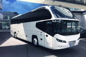 Pivotti VIP Liner Berlin Reisebus mit Fahrer mieten