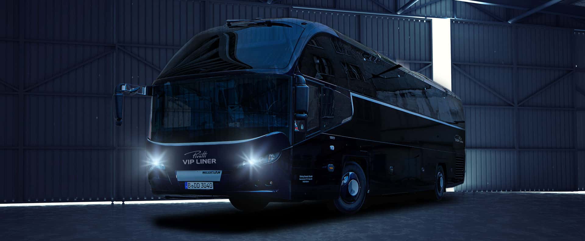Grosser Reisebus VIP Cityliner mit Fahrer mieten bei Pivotti VIP Liner Berlin
